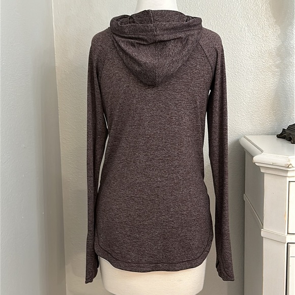Athleta Uptempo Long Sleeve Thumbholes Hoodie Top Heather Purple Size XS - Picture 7 of 14